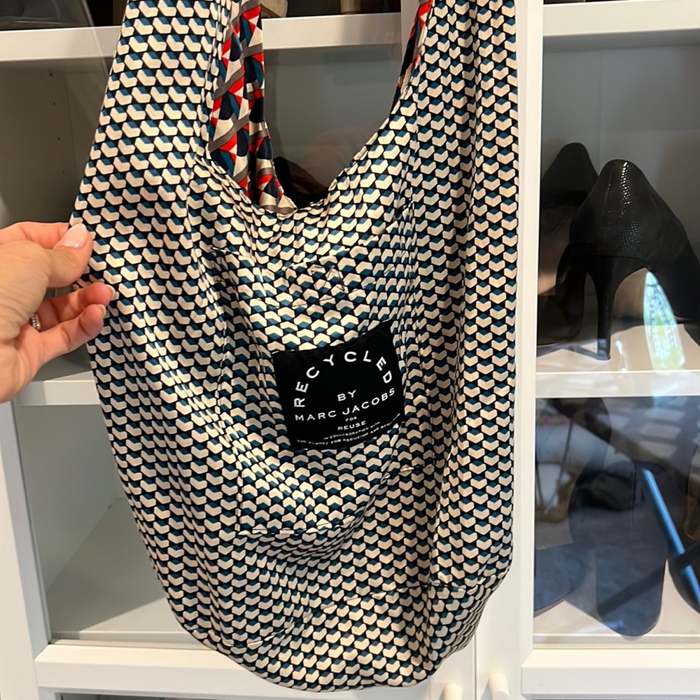 Marc jacobs silk like reversible crossbody